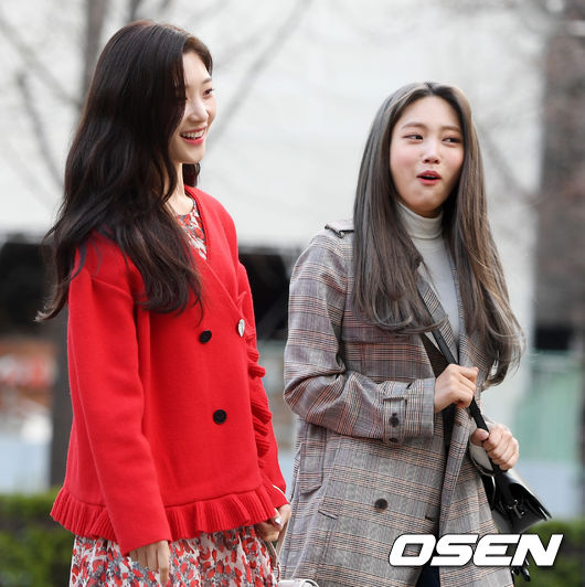 Group DIA Jung Chae-yeon is attending the music bank commute event held at the KBS New Hall in Yeouido, Yeongdeungpo-gu, Seoul on the morning of 29th.