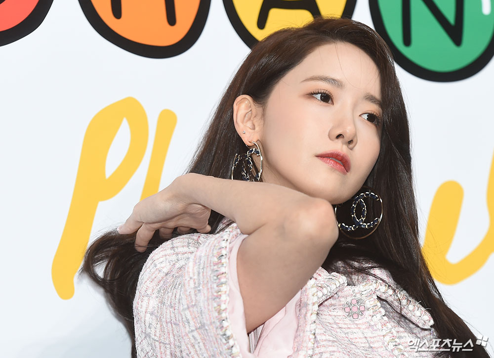 Girls Generation Im Yoon-ah poses at the opening of a fashion brand Seoul Flagship and a new collection launch ceremony held at Daelim Warehouse in Seongsu-dong, Seoul on the afternoon of the 28th.