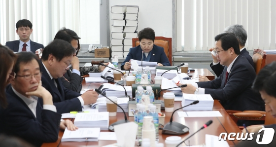 국회 환경노동위원회 고용노동소위원회/사진=뉴스1