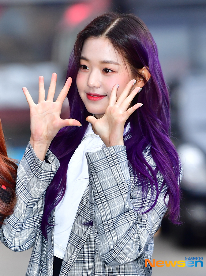 KBS 2TV Happy Together Season 4 recording was held at the KBS annex in Yeouido-dong, Yeongdeungpo-gu, Seoul on March 30th.IZ*ONE Jang Won-young attended the day.Jang Gyeong-ho
