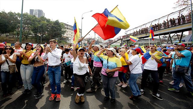 베네수엘라 야권 지지자들의 집회 모습. AP 연합뉴스