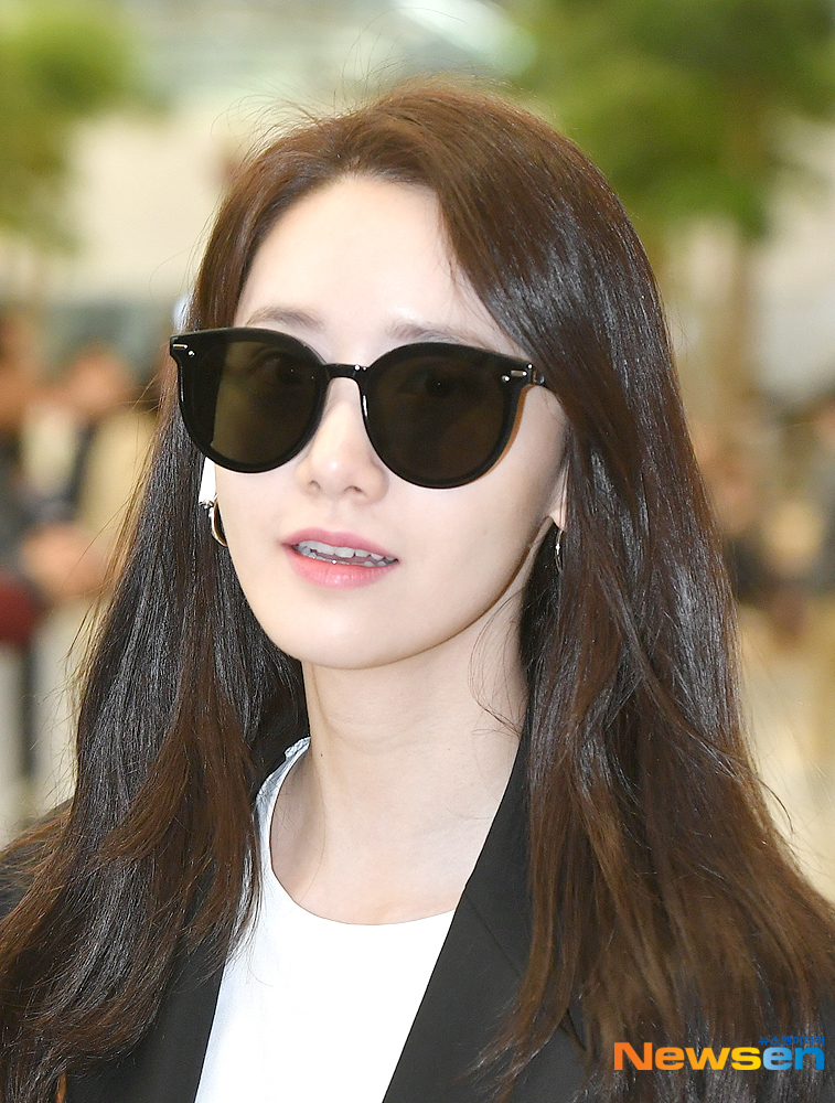 <p>Girls Generation Im Yoon-ah 3 31 am overseas promotions schedule and Incheon Jung-operation in Incheon International Airport through immigration.</p>