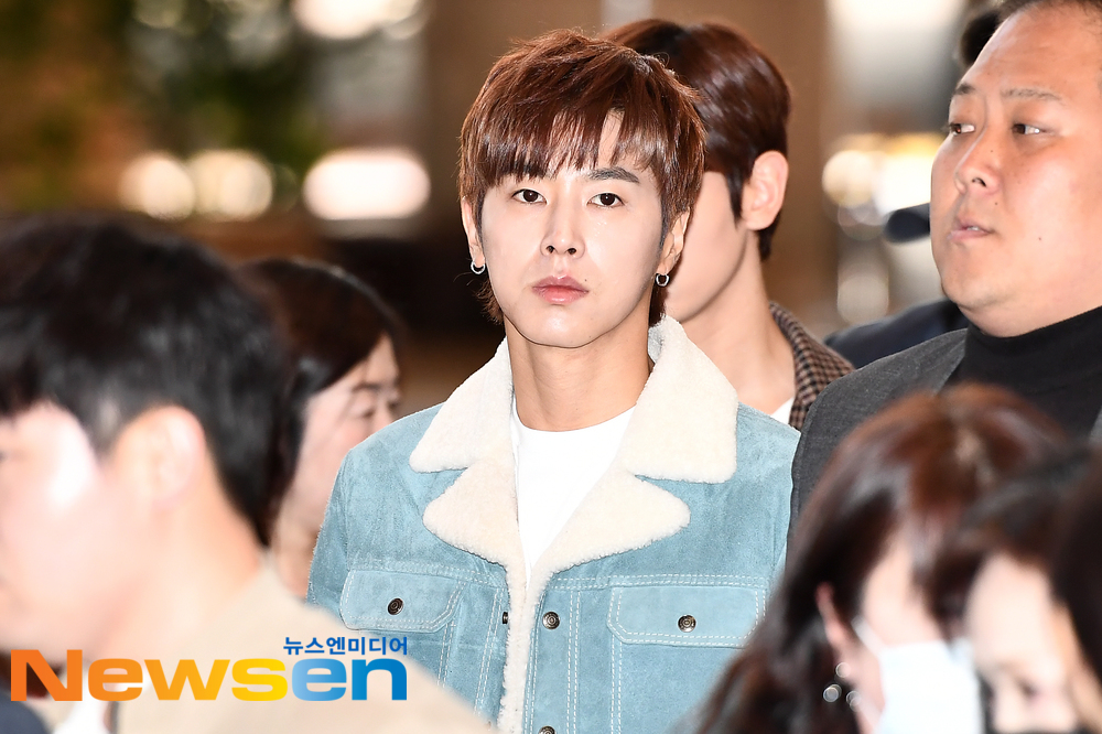 TVXQ members U-Know Yunho and Choi Chang-min departed for Tokyo Haneda on April 1 at Gimpo International Airport in Banghwa-dong, Gangseo-gu, Seoul to attend the Tohoshinki Fanclub Event 2019 TOHOSHINKI The GARDEN schedule.TVXQ member U-Know Yunho is leaving for Haneda, Tokyo.exponential earthquake