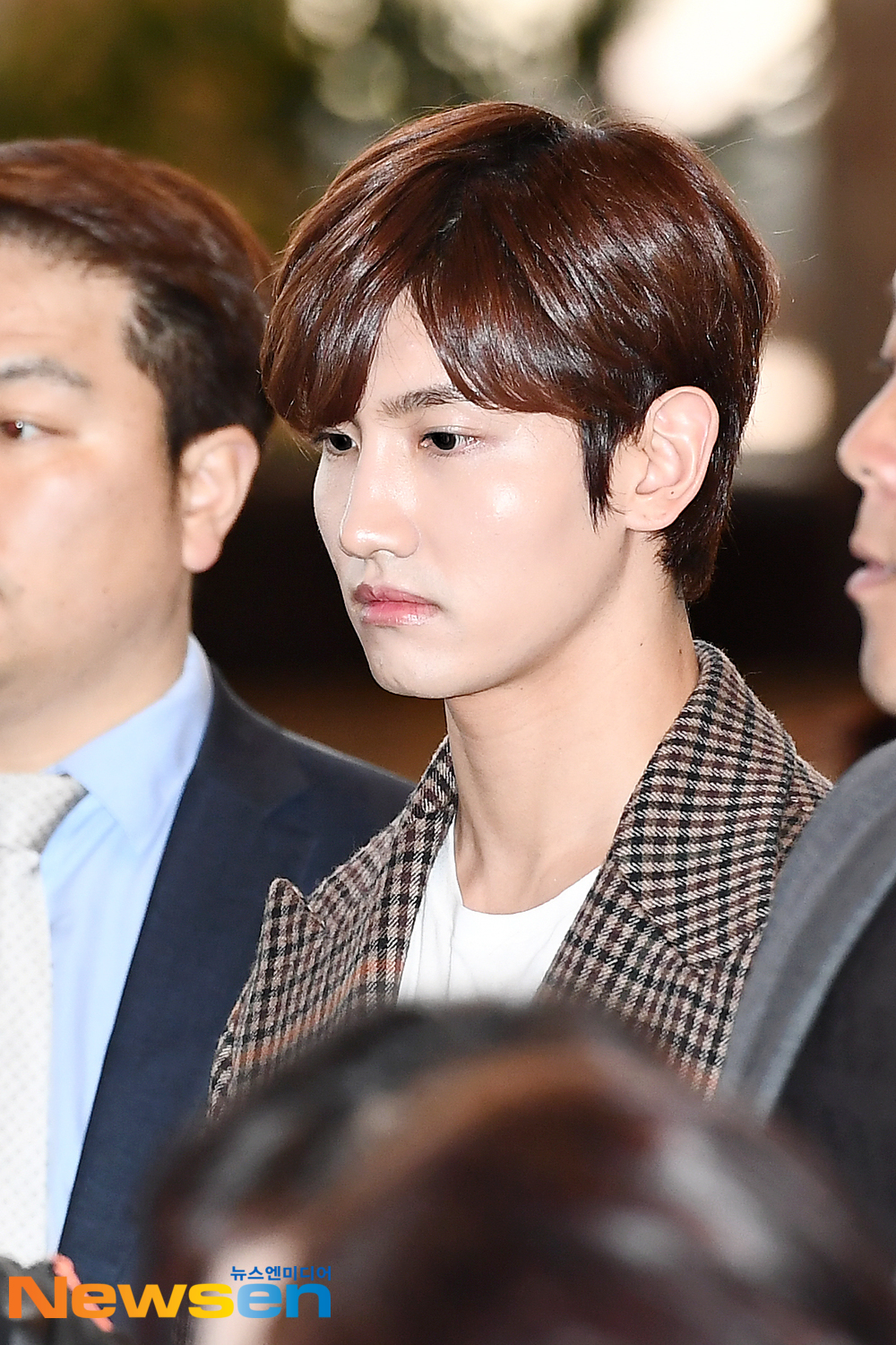 TVXQ members U-Know Yunho and Choi Changmin departed for Tokyo Haneda on April 1 at Gimpo International Airport in Banghwa-dong, Gangseo-gu, Seoul to attend the Tohoshinki Fanclub Event 2019 TOHOSHINKI The GARDEN schedule.TVXQ member Choi Kang-chang-min is leaving for Haneda, Tokyo.exponential earthquake