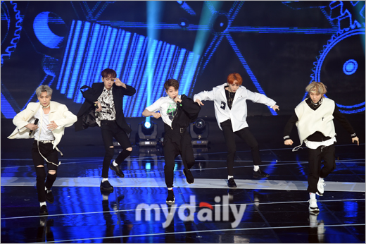 [MD포토] 1TEAM '에너지 넘치는 무대'