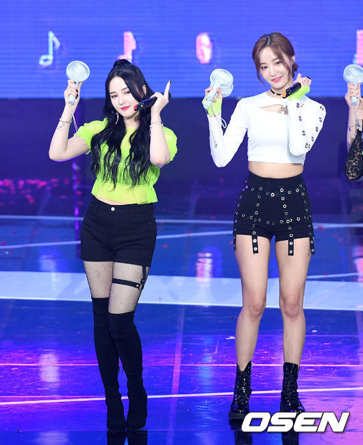 On the afternoon of the afternoon, SBS MTV The Show was broadcast live on SBS Prism Tower in Mapo-gu, Seoul.Groups Momoland Nancy and Yeon Woo took the Walk the Line stage