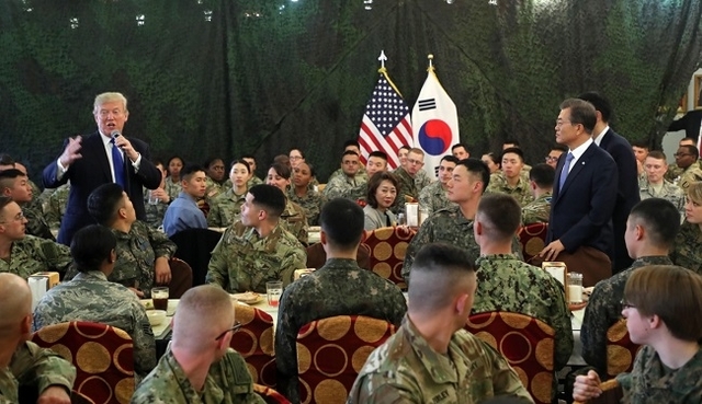 ▲ 냉전 시대의 불평등한 내용으로 점철된 한미 군사동맹은 평화 시대의 발목을 잡고 있다. ⓒ청와대 제공