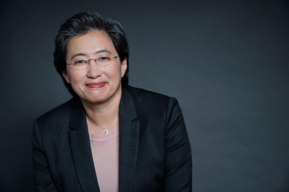 리사 인터내셔널 이미지