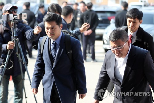 수원지검 출석한 김태우 전 수사관 [연합뉴스 자료사진]