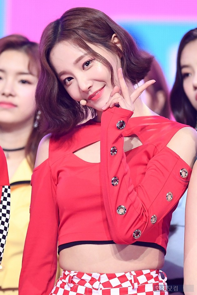 Group Momoland Yeon Woo attended MBC Music Show Champion on-site at MBC Dream Center in Goyang City, Gyeonggi Province on the afternoon of the 3rd.Youre taking me now, right?So be beautiful V.I learned to look good, so louder.Pretty Umji-chuck.with a smile full of prettier.If you still lack charm.Face Heart.