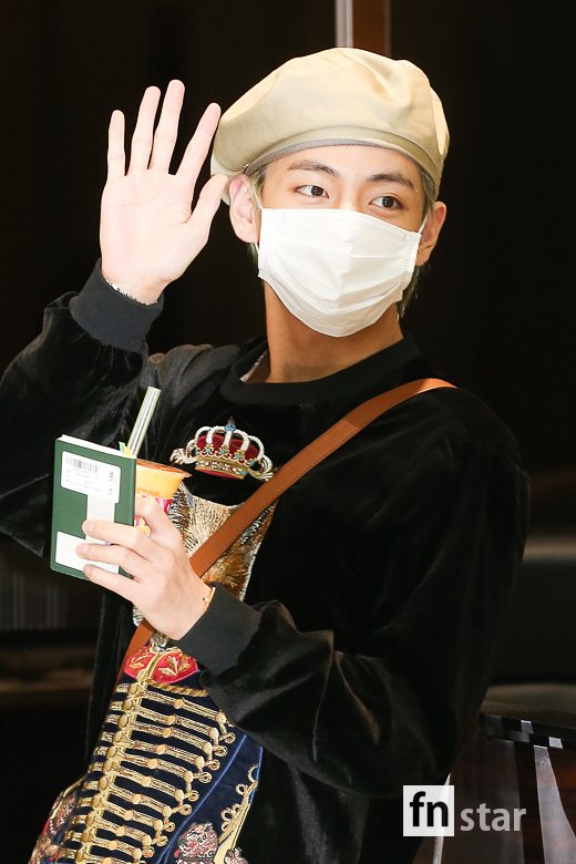 Group BTS departed for Bangkok, Thailand on a chartered flight through Gimpo International Airport to attend the World Tour BTS World Tour LOVE YOURSELF on the afternoon of the 5th.