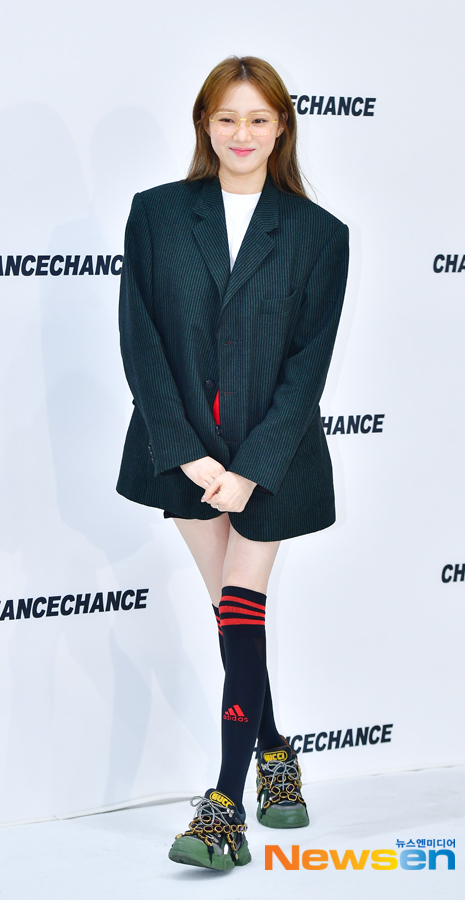 <p>Chance interrupts the service 19SS collection show, memorial photo wall Event 4 to 6 p.m. Seoul Seongdong-GU Seongsu-dong in the factory D the same in unfolded.</p><p>This day, Lee Sung-kyung attended.</p>