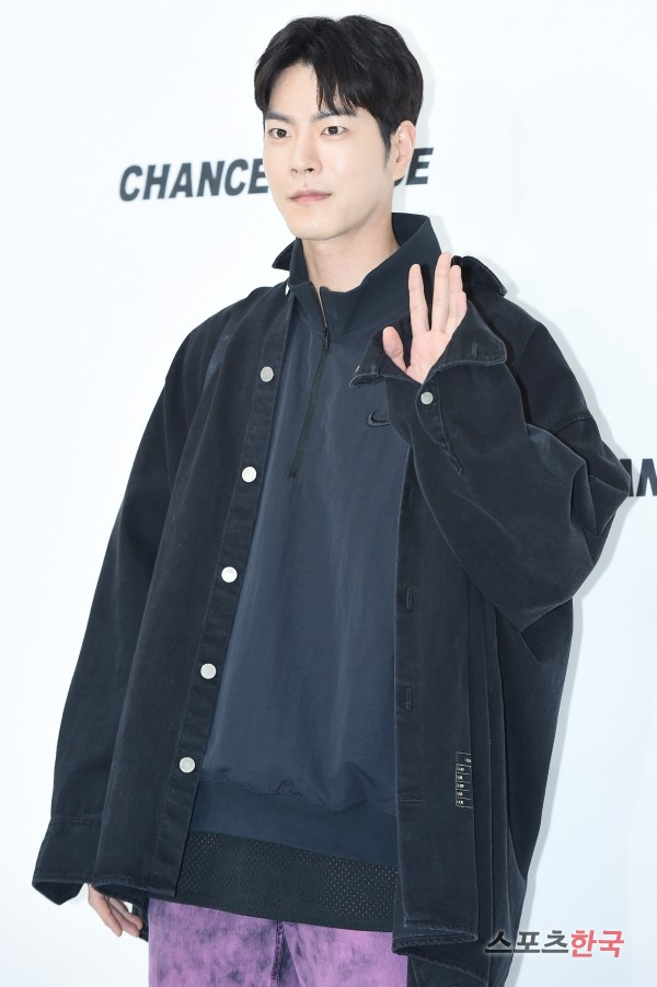 <p>The event in Lee Sung-kyung, Hong Jong-Hyun, Yoon Ji-sung, AB6IX this command, Kim Dong-Hyun, Kwon Young Don, Kwon Young-full, the band weight is attended.</p>