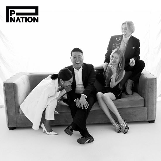 A group photo of Pination led by Singer PSY has been released.PSY showed off with the pinnant The Artists such as Jessie, Hyona and DAWN through his Twitter Inc. on the 9th.In the public photos, everyone is smiling brightly together and stands out.PSYs first The Artist Jessie, including the second contract, Hyona and DAWN.The combination of The Artists with distinct personality gathers expectations.Meanwhile, PSY is also taking the lead in social contribution activities, such as enjoying 100 million won to recover forest fires in Gangwon Province.Photo: PSY Twitter Inc.