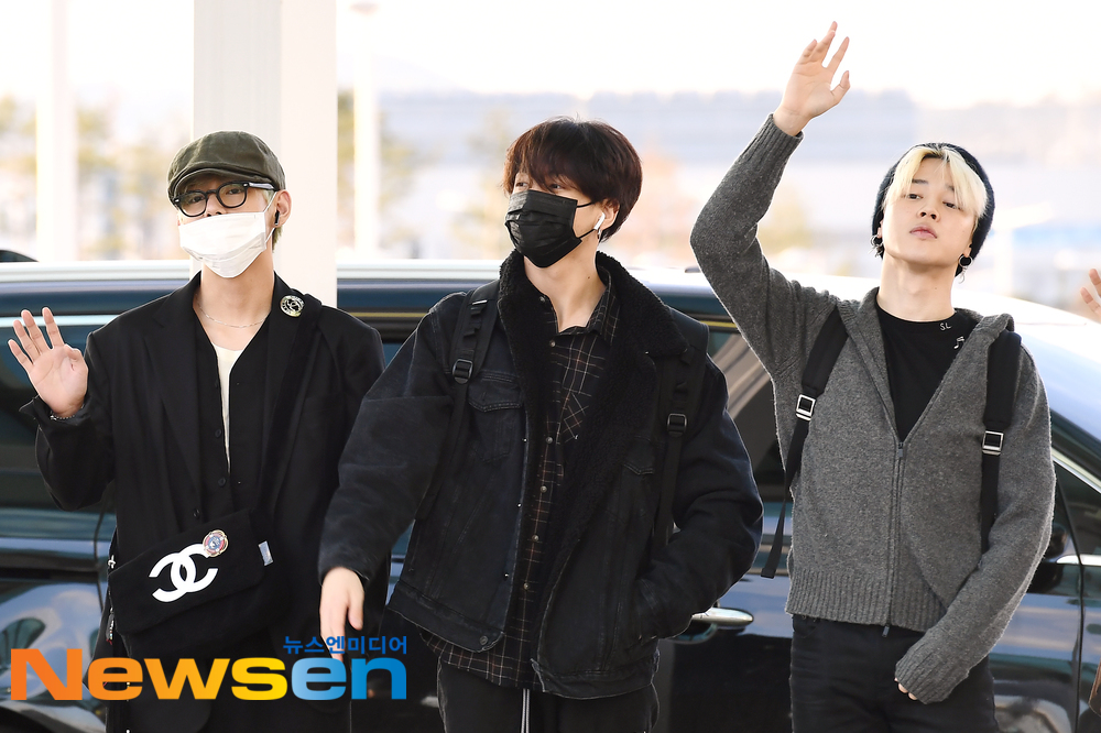 BTS (BTS) members RM Sugar, Jean, Jhop, Jimin, Bhu and Jungkook departed for United States of America New York City on April 10 afternoon to attend the United States of America NBC broadcast SNL schedule through the Incheon International Airport in Unseo-dong, Jung-gu, Incheon.BTS (BTS) members Vu, Jungkook and Jimin are leaving for United States of America New York City.exponential earthquake