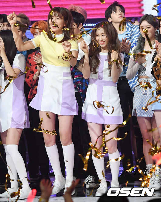 MBC Music Show! Champion was broadcast live at MBC Dream Center in Ilsan, Goyang, Gyeonggi Province on the afternoon of the 10th.IZ*ONE, who took the top spot, is delighted.