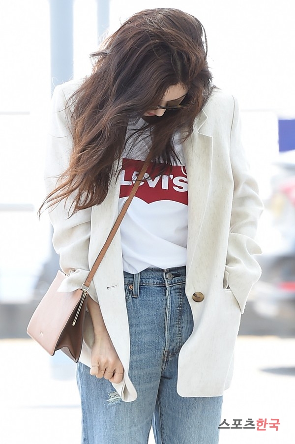 Jung Ryeo-won is leaving for LA through Incheon International Airport on the afternoon of the 11th.