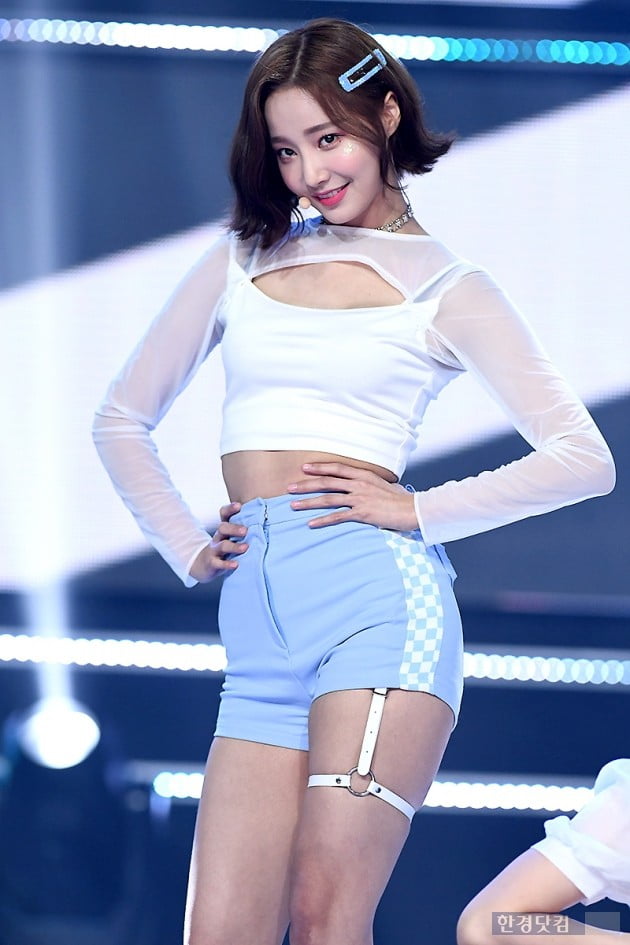 Group Momoland Yeon Woo is performing at the MBC Music Show Champion on the afternoon of the 10th at MBC Dream Center in Goyang City, Gyeonggi Province.