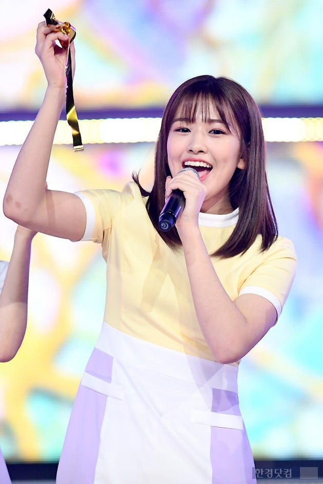 Group Izwon Ahn Yu-jin is performing an encore performance after winning the Champion Song at the MBC Music Show Champion on the afternoon of the 10th at MBC Dream Center in Goyang City, Gyeonggi Province.