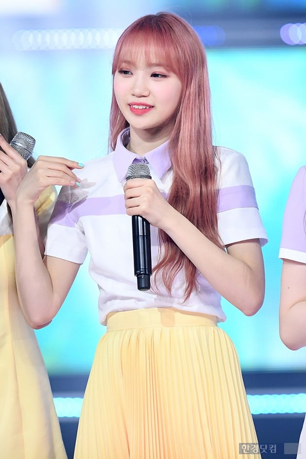 Group Izuwon Kim Chaewon is performing an encore performance after winning the Champion Song at the MBC Music Show Champion on the afternoon of the 10th at MBC Dream Center in Goyang City, Gyeonggi Province.