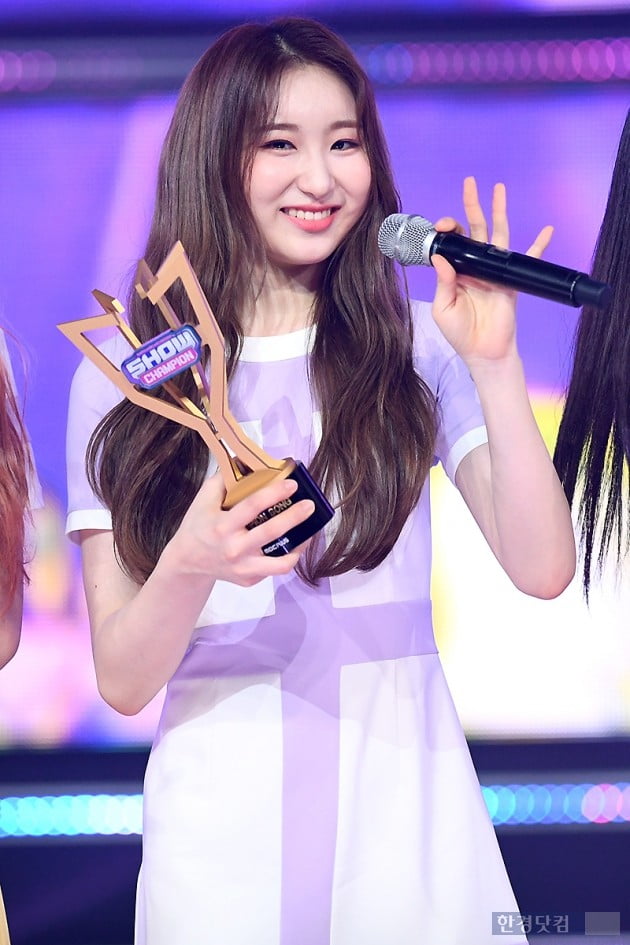 Group IZ*ONE Lee Chae-yeon is performing an encore performance after winning the Champion Song at the MBC Music Show Champion on the afternoon of the 10th at MBC Dream Center in Goyang City, Gyeonggi Province.