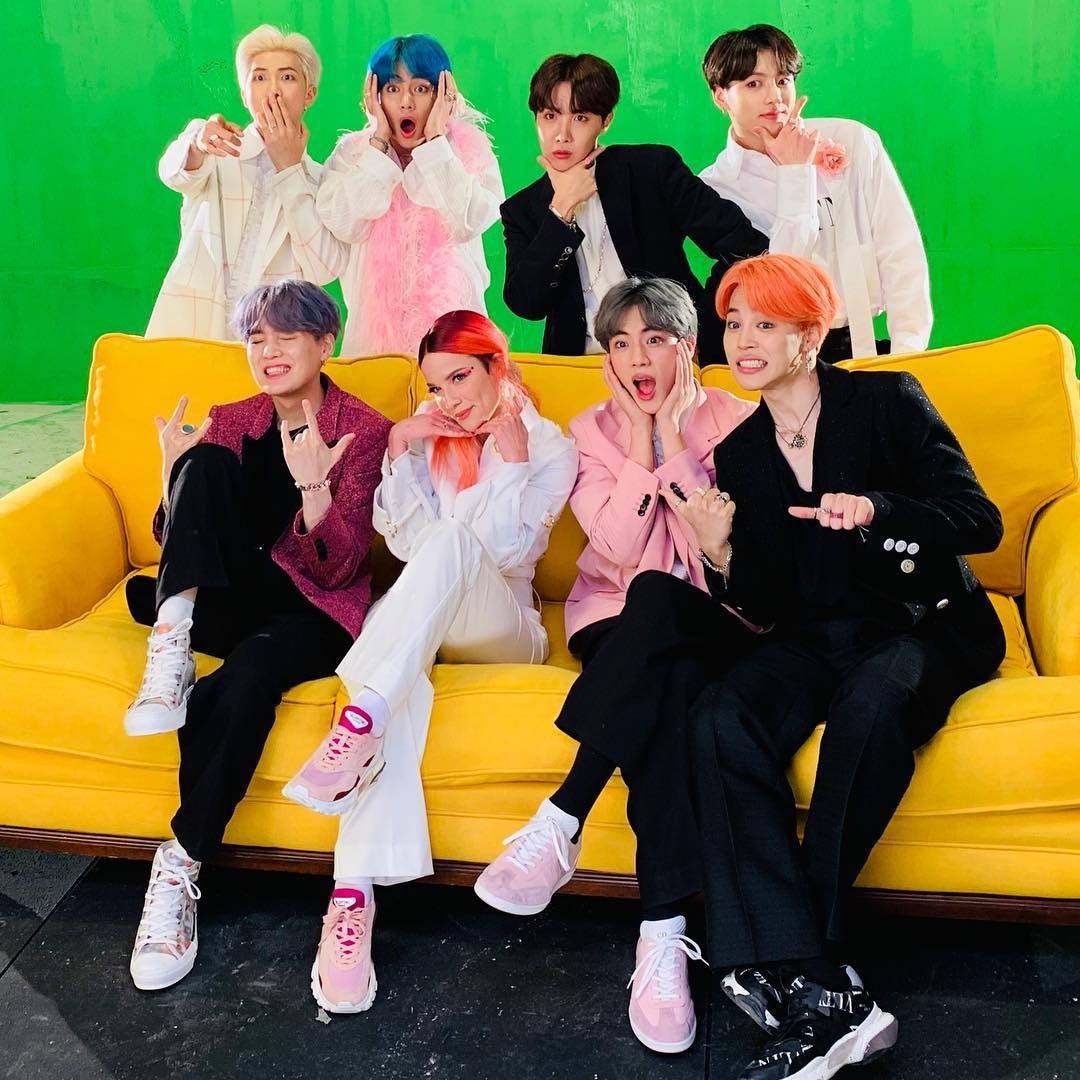 BTS x Halsey, the first World stage will be released on May 1 at the Billboards Music Awards, the Billboard Music Awards announced on the United States of America NBC SNL broadcast on the 13th (local time).As a result, BTS will perform a new song Boy With Luv with Halsey at the Billboards Music Awards.Big Hit Entertainment said, BTS will show the stage at Halsey and Billboards Music Awards.The Billboards Music Awards will be broadcast live on the United States of America NBC channel at the United States of America MGM Grand Garden Arena on May 1.BTS was named in two categories at the ceremony: Top Iruvar/group (Top Duo/Group) and Top Social Artist (Top Social Artist).In particular, the BTS, which was nominated for the Top Iruvar/group category for the first time ever, competes with Worldly The Artists, including Imagine Dragons, Maroon Five, Panic at the Disco and Dan and Shay.In the Top Social The Artist category, he was nominated for the third consecutive year from 2017 to this year.Previously, BTS was awarded the Top Social The Artist award at the 2017 Billboards Music Awards for the first time in Korea, and won the 2018 Billboards Music Awards for the second consecutive year.Meanwhile, BTS announced MAP OF THE SOUL: PERSONA at 6 pm on December 12.City for Small Things broke the 100 million views of YouTube in 37 hours and 37 minutes after the music video was released, setting the shortest record in the former World.It is also breaking the record with the top of the iTunes top album in all 86 World regions.The new song Boy With Luv is a punk pop genre that sings interest and love for you, and the pleasure of small and simple love.