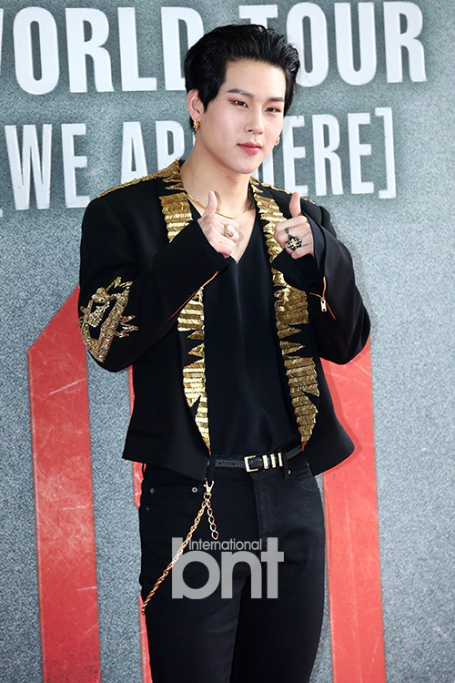Monsta X the main contribution to Kim Ye-won Chuck <p>Monsta X 13~14, the Seoul Olympic Park SK Olympic Handball Stadium in the 2019 World Tour start of the <2019 MONSTA X WORLD TOUR WE ARE HERE IN SEOUL>(2019 Monsta X World Tour to hit Seoul)held. MORE Seoul performances after a World Tour through the 8 November in Asia, Europe, and North and South America, Oceania, region, World 18 cities easier.</p><p> Article tip</p>