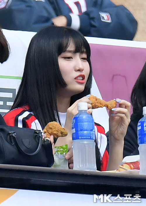 모모치킨 이미지