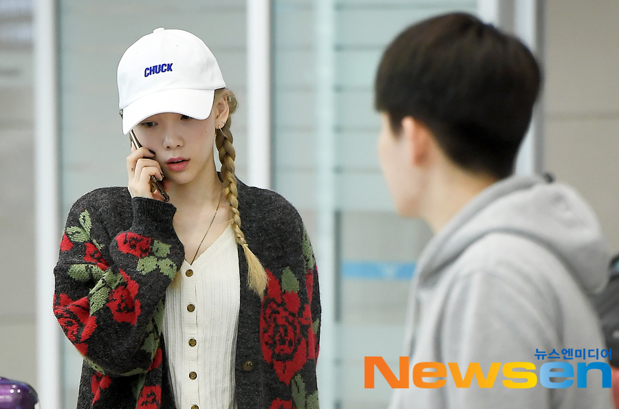 Girls Generation (SNSD) member Taeyeon is arriving at Incheon International Airport in Unseo-dong, Jung-gu, Incheon on the afternoon of April 14 after completing the solo Japan tour TAEYEON JAPAN TOUR 2019 ~ Signal ~.Jung Yu-jin