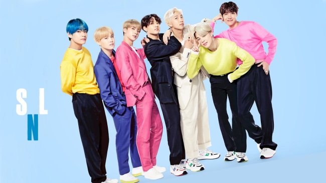 World is back in a frenzy with BTS.BTS new album MAP OF THE SOUL: PERSONAs title song Boy With Luv, released on the 12th, achieved the feat of 100 million views for the shortest time in YouTube World and 3rd place in Sporty Global Top United States of America.The music video for Small Poetry surpassed 10 million views in 2 hours and 52 minutes and 20 million views in 5 hours and 2 minutes, respectively, recording the shortest time for Korean singers.According to a chart released by Worlds largest music streaming company Sporty on the 14th, Little Poet. Halsey ranked third in the Global Top 200.This is the fourth place on the charts of April 12, one step up, the highest official record of Korean singers.The songs on this album also ranked 22nd in the Sowoo, 26th in Make It Right, and 28th in HOME, and the first two consecutive days of Korean singers were ranked in the Top 50.United States of America Sporty rankings are the main barometer on the Billboards chart.According to Billboards, the Billboards charts from 2018 have added more weight to the phenomenon that occurred in paid subscription services and platform streaming, including Sporty and Apple Music.On April 12 and 13, local media such as United States of America Billboards, Forbes, and Headline Planet said, BTS has surpassed 5 billion streamings in Sporty for the first time as an Asian singer.Once again they proved to be in their own league. BTS first unveiled its Little Poetry stage on SNL on the United States of America NBC on the 13th.Actor Emma Stone, who appeared together as a host on the day, introduced the stage of BTS and claimed to be a fan.BTS received a warm cheer by showing relaxed performances and perfect live in line with the performance of the SNL band.BTS will be confirmed as a performer at the 2019 Billboards Music Awards, which will be held on May 1, and will attend the Billboards Awards for the third consecutive year.BTS has been nominated for the Top Duo/group category and Top Social Artist category this year, where it will stage its first collaboration with World singer Halsey.