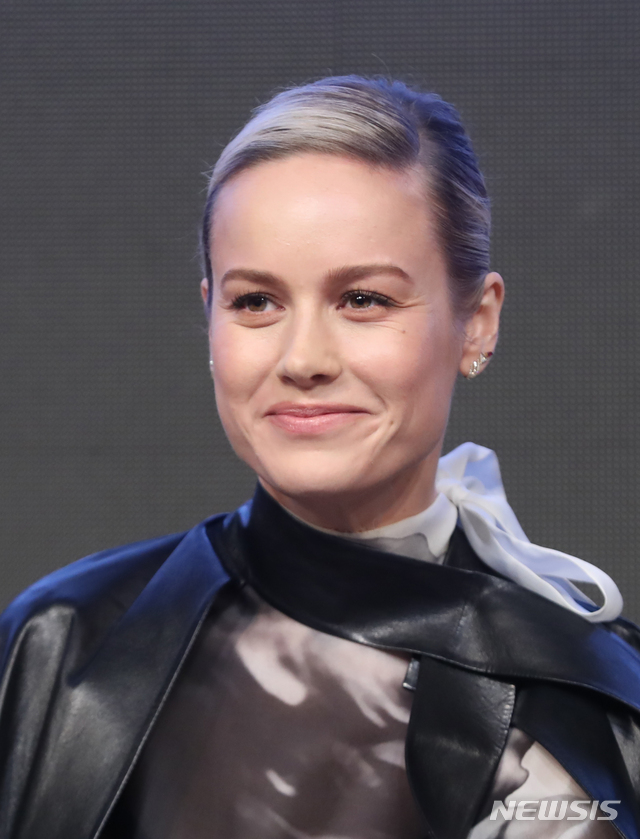 【서울=뉴시스】조수정 기자 =  방한한 배우 브리 라슨이 영화 '어벤져스 : 엔드게임(Avengers:Endgame)' 아시아 프레스 컨퍼런스가 열린 15일 오후 서울 종로구 포시즌스호텔에서 질문에 답하고 있다. 영화 '어벤져스 : 엔드게임은 4월 24일 개봉한다. chocrystal@newsis.com