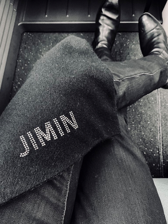 Group BTS Jimin thanked Seo Min-jung.On the morning of the 15th, BTS official SNS posted a picture with the article Thank you for the gift of Seo Min-jung.In addition, a hashtag called Jimin was added.In addition, a hashtag called Jimin was added, and the photo showed a hat photo with the name of BTS Jimin.Jimins actions, which gave a direct thank-you to the gift of Seo Min-jung, are giving a lot of fans a warm heart.Meanwhile, Seo Min-jung was an interpreter on the United States of America Internet radio SiriusXM, where BTS appeared as a guest on the 12th.At that time, Seo Min-jung also presented a hat with the name of the member.