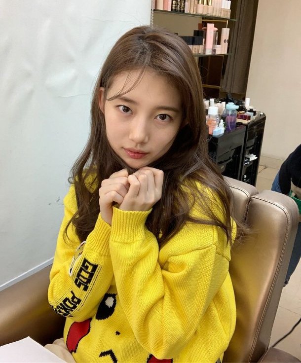 Singer and actor Bae Suzy has released a recent photo.On the 16th, Bae Suzy released a photo on his Instagram account with an article entitled Harry Morning Chuu today.In the photo posted, Bae Suzy is staring at the camera in a daily dress with a non-toilet face.Especially, he was a stranger, but still clear and bright skin caught the attention.Bae Suzy left JYP Entertainment and recently signed an exclusive contract with Management Forest.He appeared in the drama Baega Bond, which was in close contact with Lee Seung Gi.online issue team of star pop culture department