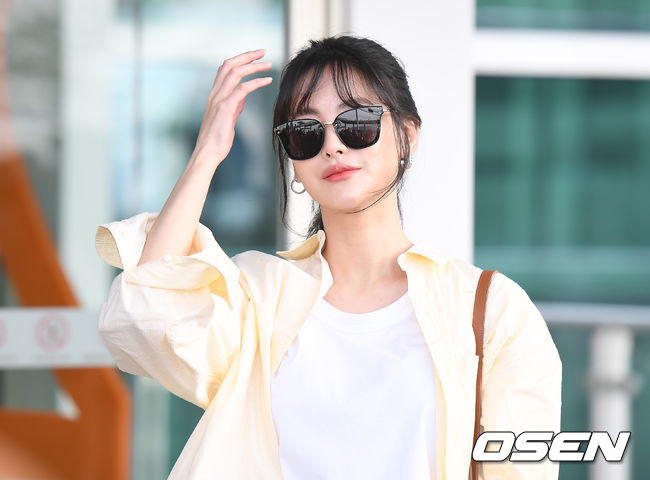 <p> Actress Oh Yeon-seo photo shoot for the 16 afternoon, Incheon International Airport, through Thailand into the United States.</p><p>Oh Yeon-seo is the departure heading. /</p>
