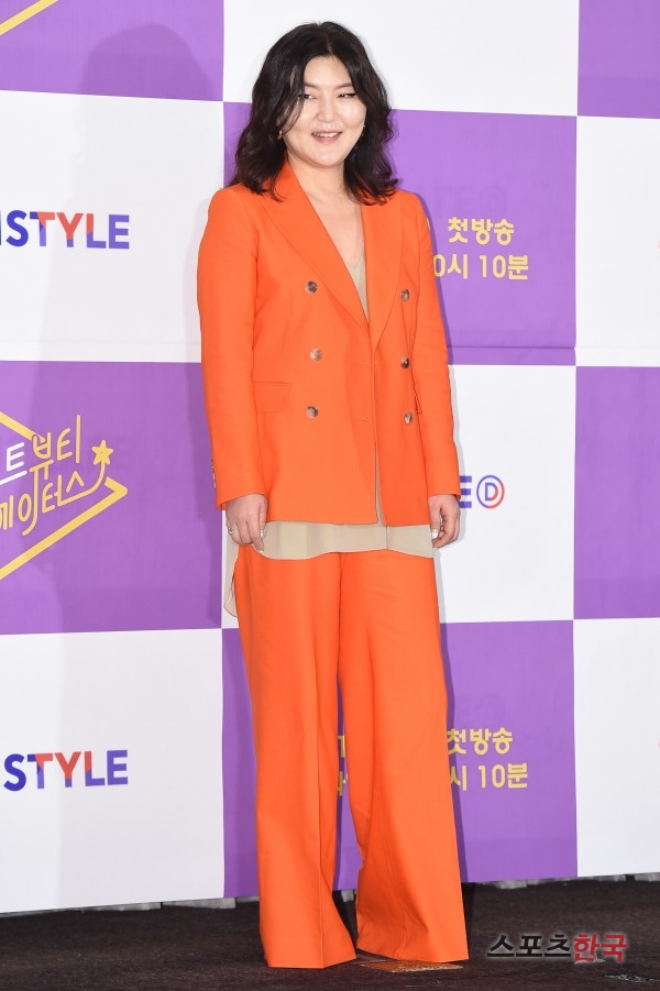 Han Hye-yeon is attending the production presentation of Next Beauty Creators on-style at the Grand Station Hall of Kensington Hotel in Yeouido, Mapo-gu, Seoul on the afternoon of the 17th.MC Han Hye-yeon, CLC Jang Seung-yeon, KARD Jeon So-min, Jang Eun-hong, Lee Hye-joo, Park Ki-rim, Lee Ri-young, Yang-Beauty and Lee Sang-ho PD attended the production presentation.Next Beauty Creators is a real Beauty entertainment program in which seven Beauty influencers with potential and personality in their field challenge Beauty content races.