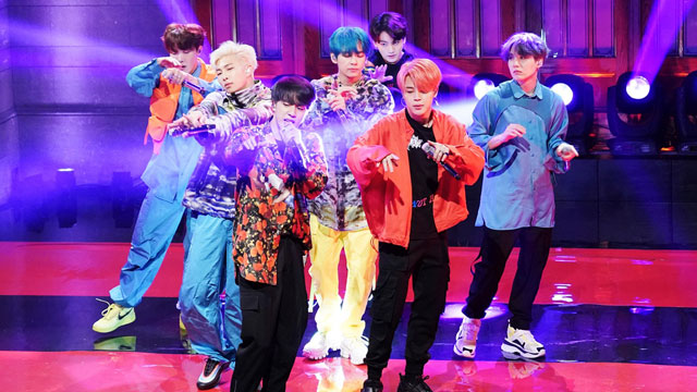 Group BTS (BTS) reached the top of the Japan Oricon charts following the United States of America Billboard and the British Official Chart.Japan Oricon revealed today (17th) that BTS new album Map of the Sol: Persona (MAP OF THE SOUL: PERSONA) has reached number one in the digital album rankings for the first week of sales in Japan.With this album topping the charts, it became the fourth overall top of its career, following Love Yourself Gypsy Answer (LOVE YOURSELF Answer), which reached number one in the digital album rankings of September 17 last year, setting the record for the highest number ever in the digital album charts, Oricon added.Earlier, United States of America Billboard and British official charts also reported that BTS new album will be ranked # 1 on the Billboard main album chart Billboard 200 and UK Office Album Chart.