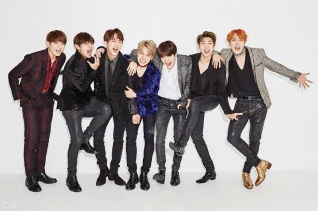 Boygroup BTS (pictured with BTS) swept the Japan Oricon charts following United States of America Billboards and the UK Official Chart.On the 17th, Japan Oricon reported that BTS new album Map of the Sol: Persona (MAP OF THE SOUL: PERSONA) ranked first in the digital album ranking in Japan (as of April 22).This album topped the charts and ranked #1 on the digital album list on September 17 last year, ranking #4 on the list of the albums, following Love Yourself Reason Answer (LOVE YOURSELF Answer), which was the fourth highest ever record on the digital album chart, Oricon explained.Earlier on the 15th (local time), United States of America Billboards and the British Official Chart predicted that BTS Shinbo will be ranked # 1 on the Billboards main album chart Billboards 200 and the UK Official Album chart.