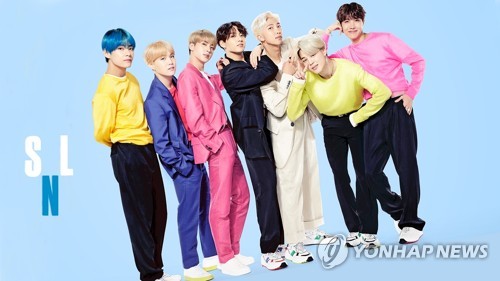 On Thursday, Japan Oricon reported that BTS new album, Map City of London the Sol: Persona (MAP OF THE SOUL: PERSONA), reached number one on the digital album rankings in Japan for the first week of sales (as of April 22).With this album topping the charts, it became the fourth overall top of its career, following Love Yourself Gypsy Answer, which reached number one in the digital album rankings of September 17 last year, setting the record for the highest number ever in the digital album charts, Oricon explained.Earlier on the 15th (local time), United States of America Billboards and the British Official Chart predicted that BTS Shinbo would be on the top of the Billboards main album chart Billboards 200 and the UK Officer Albums Chart.BTS is expected to get 225,000 album figures from 200,000 to 18th, Billboards said. If this album reaches the top, BTS will be the third to take the top spot after Love Yourself former Tier (LOVE YOURSELF Tear) and Love Yourself Resolution Ancer.The Map City of London the Sol: Persona album sales have already exceeded the combined number of the first week sales of all three albums, including Love Yourself, which entered the top 10 last year, the British official chart said. BTS has written a history of British official charts.The 2019 Billboards Music Awards will be held at the United States of Americas MGM Grand Garden Arena on May 1.Starting with United States of America Los Angeles on May 4-5, we will hold a Love Yourself: Speak Yourself (LOVE YOURSELF: SPEAK YOURSELF) stadium tour in eight regions of the world, including Sao Paulo, London, France, Japan Osaka and Shizuoka, Brazil, through Chicago and New Jersey.