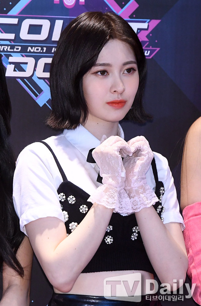 DIA Yevin is attending a rehearsal photo time for cable TV Mnet M Count Down at CJ E & M Center in Sangam-dong, Mapo-gu, Seoul on the afternoon of the 18th.[Photo Time for pre-rehearsal of M Count Down