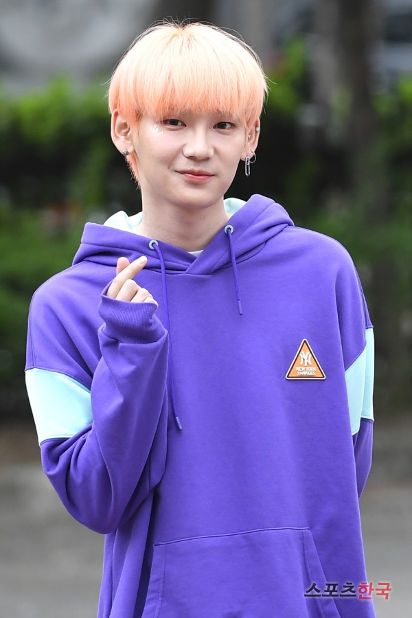 JBJ95 Kenta Takada is going to work to attend the KBS 2TV Music Bank rehearsal at the KBS New Hall in Yeongdeungpo-gu, Seoul on the morning of the 19th.
