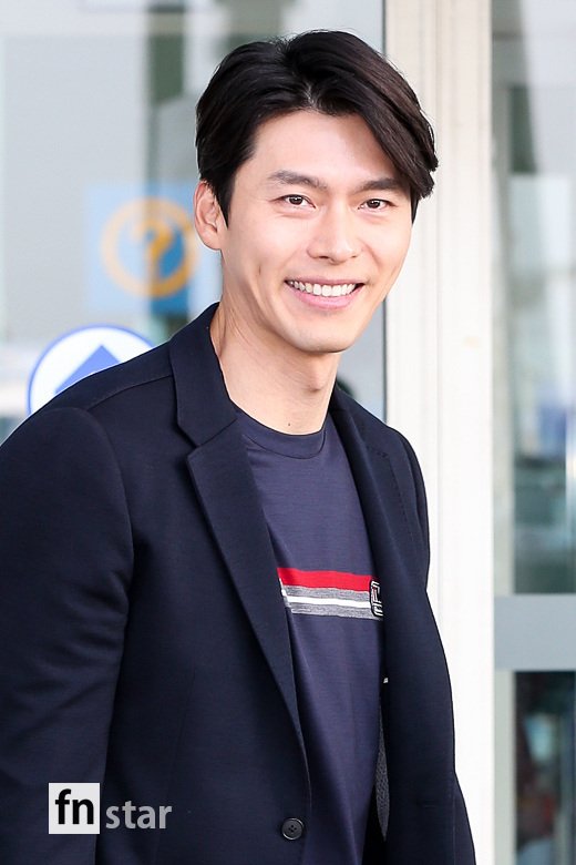 Actor Hyun Bin left for Taipei, Taiwan, through Incheon International Airport to attend a fan meeting in Taiwan on the afternoon of the 19th.