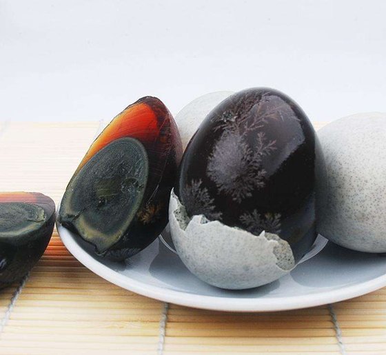 이탈리아 경찰로부터 ’인류의 식용에 부적합하다“는 판정을 받은 송화단. [중국 환구망]
