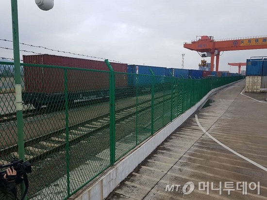 중국 이우시 화물철도역. 유럽행 화물열치가 대기중이다./사진=진상현 베이징 특파원