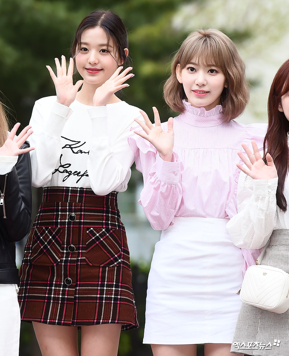 Aizuwon Jang Won-young and Miyawaki Sakura attended the rehearsal of KBS 2TV Music Bank held at the KBS New Hall in Yeouido-dong, Seoul on the morning of 19th.