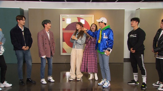 National MC Yoo Jae-Suk turns into a vitriolic.On SBS Running Man broadcasted on April 21, Yoo Jae-Suk will perform a vitriol without hesitation to guests.On this day, Yoo Jae-Suk conducted interviews with guests Kim Hye-yoon, EXID Hani & Solidie, Seventeen Boo Seungkwan & Min Kyu, Han Bo-reum and current and personal period.However, Yoo Jae-Suk turned into a talk outlaw who gave a bad reputation during the guests personal period or interview, and embarrassed the guest, and the members of Running Man shouted, Why is it today?But without giving in here, the Yoo Jae-Suks vitriol progress continued.In particular, Yoo Jae-Suk saw the individual skills of Seventeen Boo Seungkwan and said, When the time was on in personal life, after the role of Yes in the drama Sky Castle, Kim Hye-yoon, who reported the recent situation without the next work,Another guest, Han Bo-reum, showed rap and dance skills, but when he did not show his ability more than usual, he said, You can see that the opening is ruined today!One group Running Man vitriolic character Kim Jong Kook praised It is so good, it is my style in the unexpected vitriolic character of Yoo Jae-Suk, and made the members of the scene laugh.Park Su-in