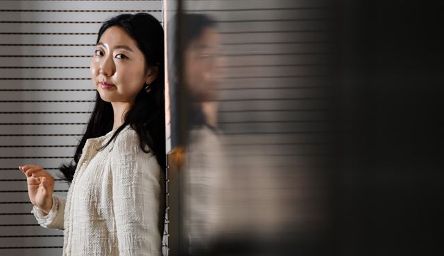 RM도 추천한 '인디 아이돌'.. 우효 '성난 도시'에서 외친 희망