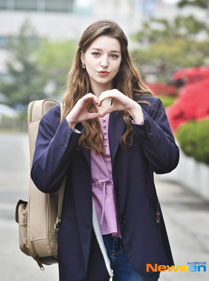 KBS 2TV Hello recording was held at KBS annex in Yeouido-dong, Yeongdeungpo-gu, Seoul on April 21st.Angelina Danilova poses for the day.Lee Jae-ha