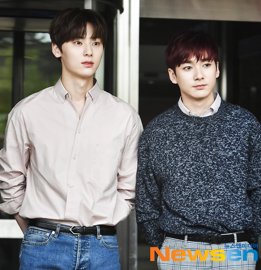 KBS 2TV Hello recording was held at KBS annex in Yeouido-dong, Yeongdeungpo-gu, Seoul on April 21st.NUEST Hwang Min-hyun and Aaron are posing on the day.Lee Jae-ha