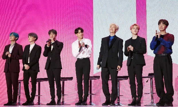 Group BTS reached the top of the United States of America Billboards for the third time.Billboards announced Monday that BTS new album, Map of the Sol: Persona, was the third topped on the main album chart, Billboards 200.According to Nielsen Music, 230,000 BTS albums were released on the 12th until 19th.Among them, the number of traditional album sales volume was 196,000, the number of digital sound source downloads was converted into album sales volume of 8,000, and the number of streaming numbers was converted into album sales volume of 26,000.Billboards considers a traditional album to be purchased if 10 songs are downloaded or 1,500 songs are streamed.BTS topped the Billboards 200 list in May last year with its regular third album, Love Yourself Former Tier (LOVE YOURSELF Tear), and last Septembers repackaged album Love Yourself Resolution Anser (LOVE YOURSELF ANSWER).hankyung.com newsroom