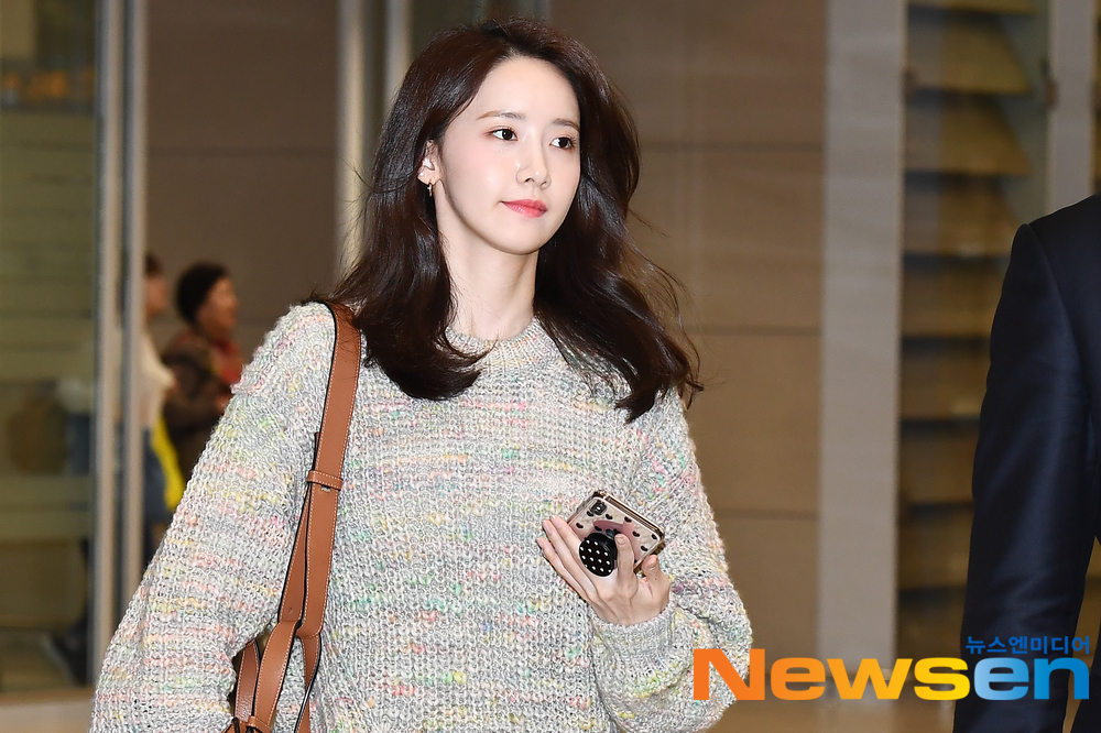 <p>Girls Generation(SNSD) member Im Yoon-ah(YoonA)4 23 afternoon, Incheon Jung-operation in Incheon International Airport through overseas schedule and Entrance.</p><p>Girls Generation(SNSD) member Im Yoon-ah(YoonA)Entrance.</p>